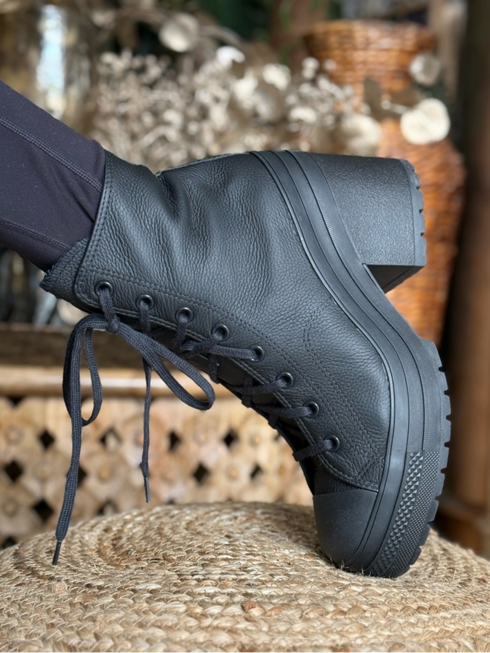 CONVERSE LEATHER  Black Platform Lace-Up Ankle Boots